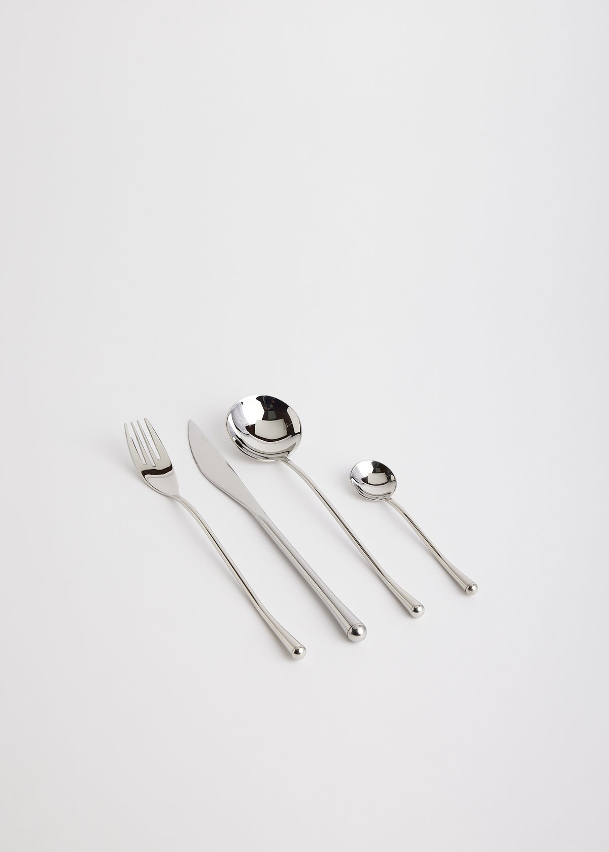 Globe Cutlery Set